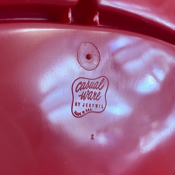 Vintage MCM Plastic Plates and Cups Made in the USA - Picture 8 of 15